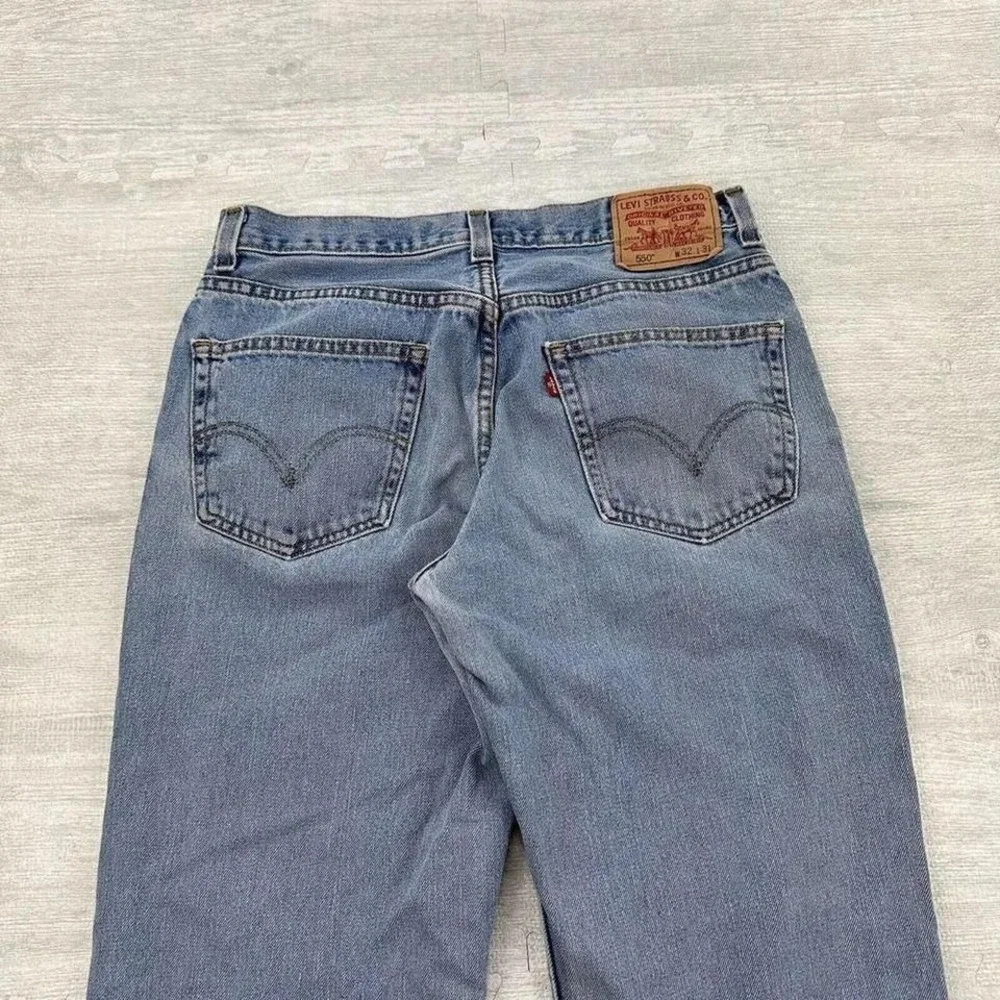 Vintage Levi's 550‎ Jeans Mens 32x31 Blue Light Wash Denim Regular Fit Straight